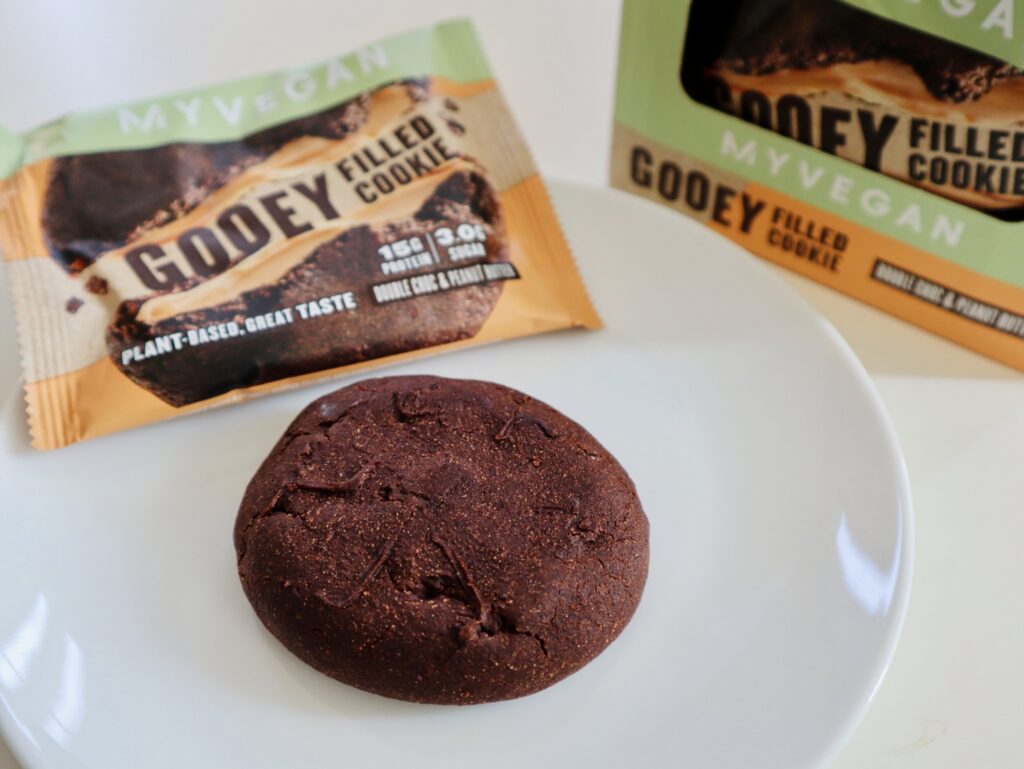 “Gooey Filled Cookie Choco Caramel” Veganiškas Sausainis su Įdaru ‘MyProtein’ (75g) - Moksliškai pagrįstas veiksmingumas “Gooey Filled Cookie Choco Caramel” Veganiškas Sausainis su Įdaru ‘MyProtein’ (75g) - produkto nuotrauka 2, Baltymai ir FUNKCINIS MAISTAS.