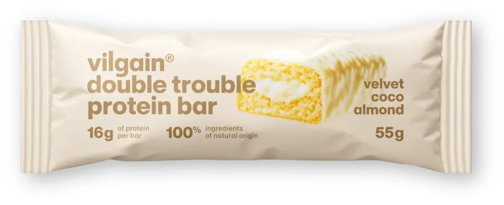 Double Trouble Protein Bar Velvet Coco Almond – Švelnus kokosų ir migdolų skonio baltyminis batonėlis | Vilgain | 55 g - produkto nuotrauka 1, FUNKCINIS MAISTAS ir Proteino Batonėliai ir Užkandžiai.