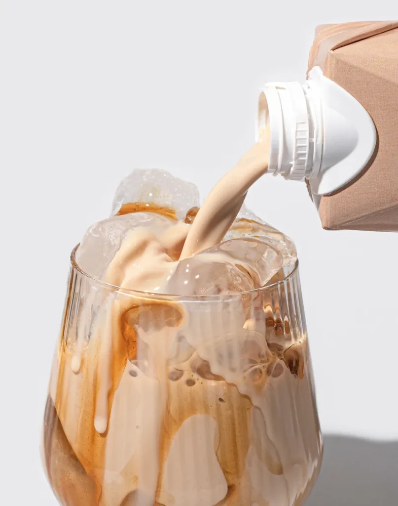 Protein Iced Coffee – Švelnus ir kreminis šaltos kavos baltyminis kokteilis | Vilgain | 330 ml - produkto nuotrauka 2, Visos Prekės ir Baltymai.