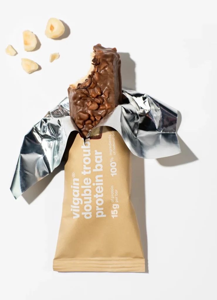 Double Trouble Protein Bar Hazelnut Cream – Dvisluoksnis traškus baltyminis batonėlis | Vilgain | 55 g - produkto nuotrauka 4, FUNKCINIS MAISTAS ir Proteino Batonėliai ir Užkandžiai.