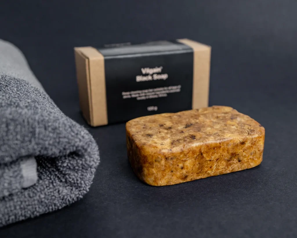African Black Soap – Rankų darbo drėkinamasis muilas | Vilgain | 120 g - produkto nuotrauka 2, Sveika Higiena ir SVEIKATA.